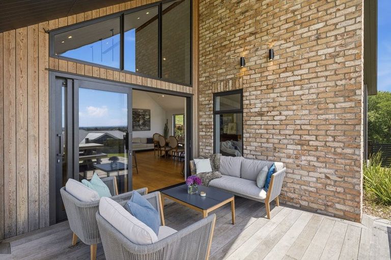 Photo of property in 42 Te Auhi Way, Welcome Bay, Tauranga, 3112