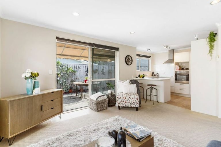 Photo of property in 56a Florence Avenue, Orewa, 0931