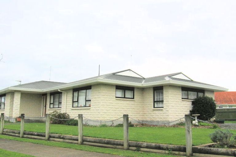 Photo of property in 46 Dewe Avenue, Feilding, 4702
