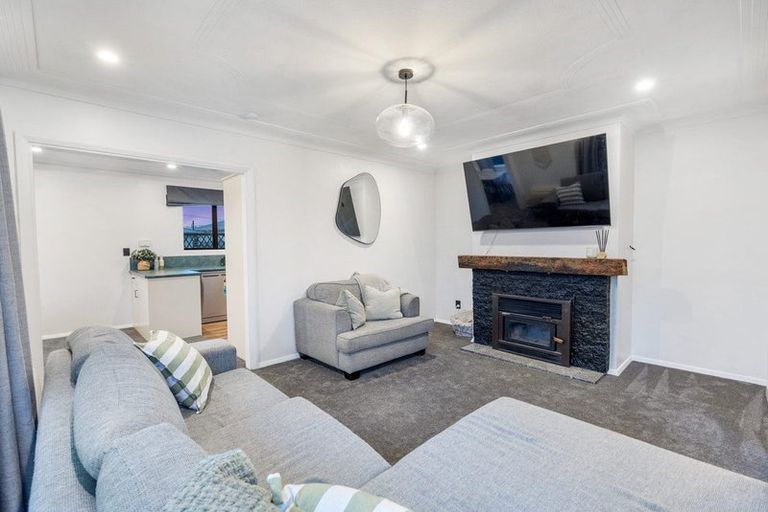 Photo of property in 16 Esk Place, Mosgiel, 9024