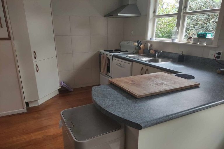 Photo of property in 5 Barrys Road, Glendene, Auckland, 0602