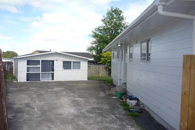 Photo of property in 361 Roscommon Road, Clendon Park, Auckland, 2103