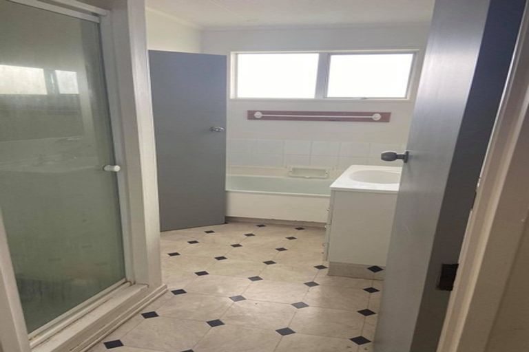 Photo of property in 47 Kimberley Grove, Westbrook, Palmerston North, 4412