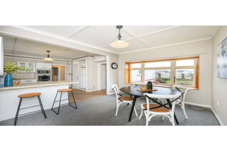 Photo of property in 70 Chelwood Street, Takaro, Palmerston North, 4412