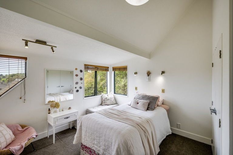 Photo of property in 5a Tauroa Road, Havelock North, 4130