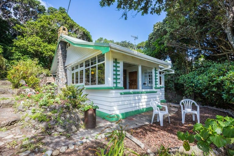 Photo of property in 15 Pingau Street, Paekakariki, 5034