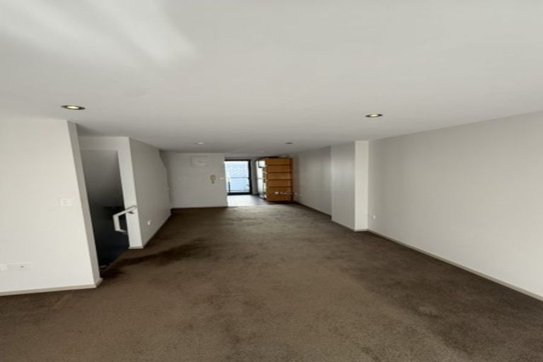 Photo of property in 3/464 Adelaide Road, Berhampore, Wellington, 6023