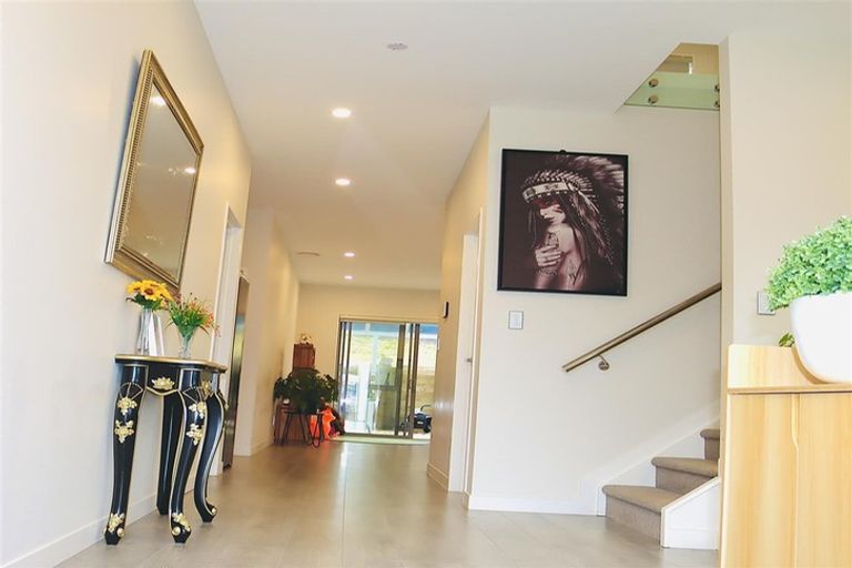 Photo of property in 6 Te Aramanu Crescent, Papakura, 2110