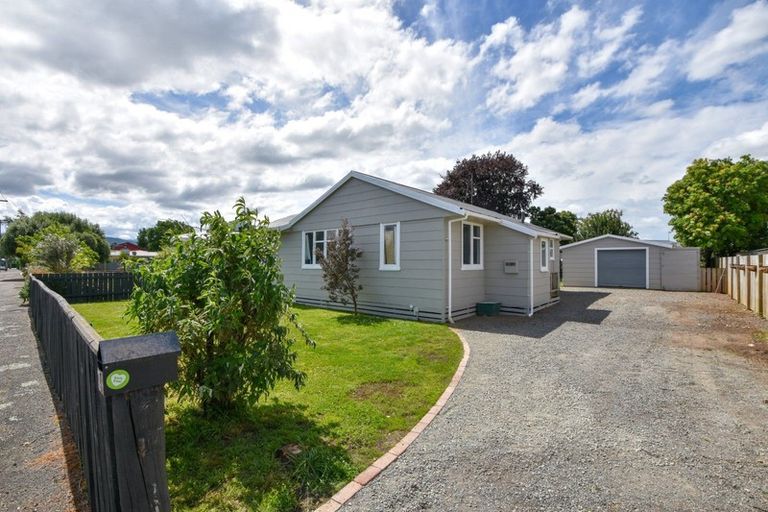 Photo of property in 32 Rhodes Street, Carterton, 5713