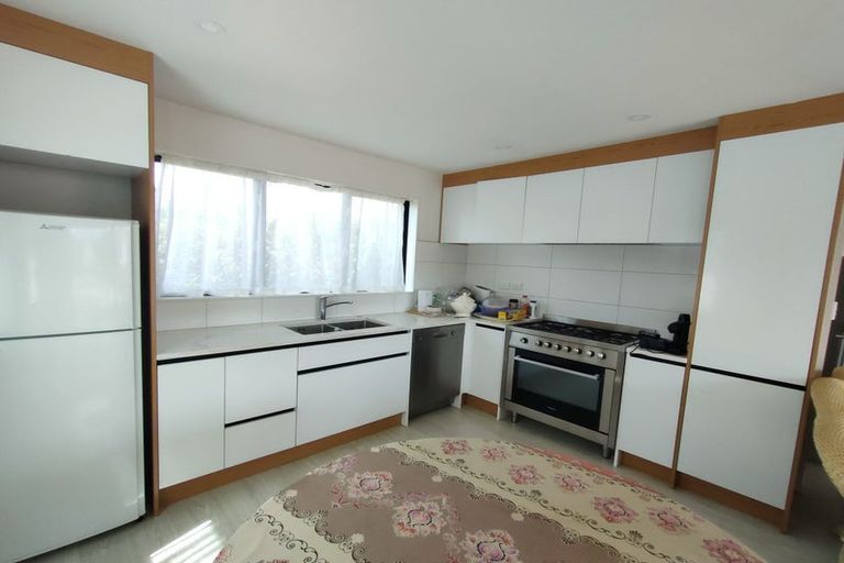 Photo of property in 7 Sycamore Drive, Sunnynook, Auckland, 0620