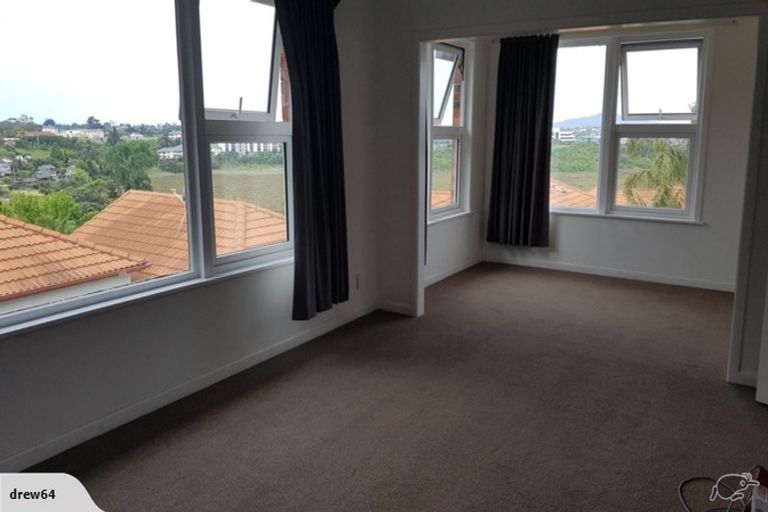 Photo of property in 44 Exmouth Road, Northcote, Auckland, 0627