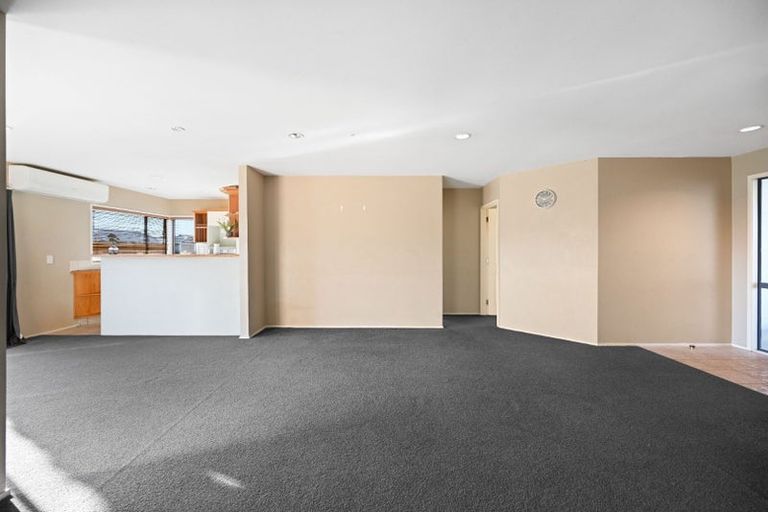 Photo of property in 14 Sudbury Court, Rototuna North, Hamilton, 3210