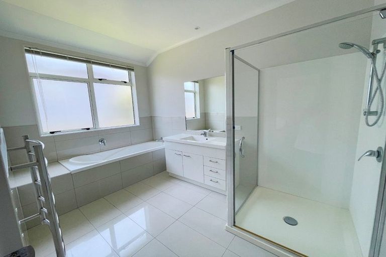 Photo of property in 1 Bartlett Drive, Silverdale, 0932