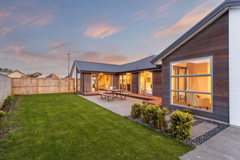 Photo of property in 98 Leistrella Road, Hoon Hay, Christchurch, 8025