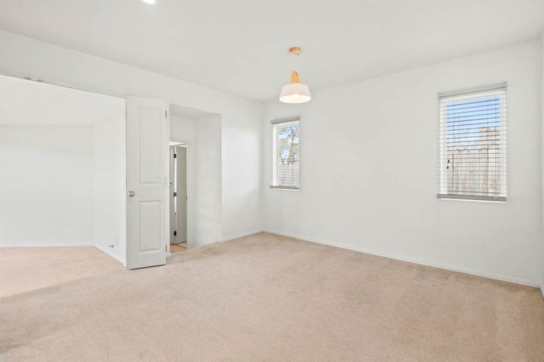Photo of property in 2/6 Nile Road, Milford, Auckland, 0620