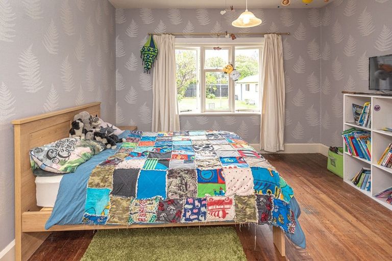 Photo of property in 11 Selwyn Crescent, College Estate, Whanganui, 4500