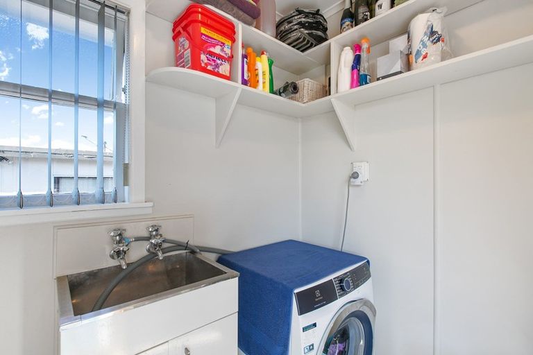 Photo of property in 14 Sandbrook Avenue, Otara, Auckland, 2023