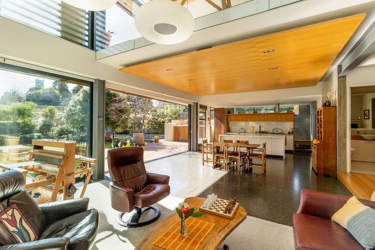 Photo of property in 27 Examiner Street, Nelson, 7010