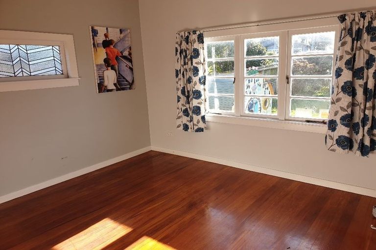 Photo of property in 126 Titirangi Road, New Lynn, Auckland, 0600