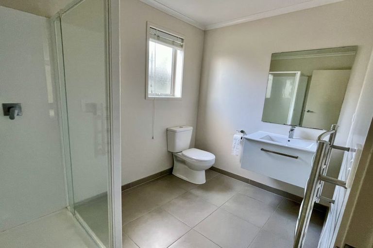 Photo of property in 18 Akeake Lane, Manurewa, Auckland, 2102