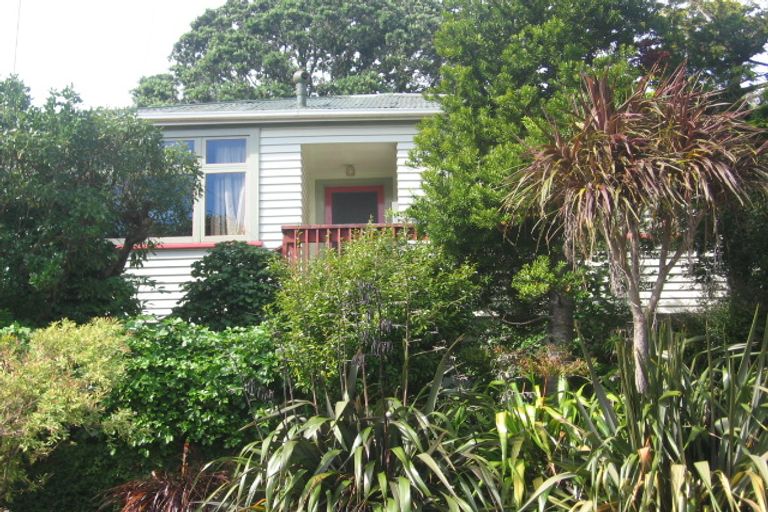 Photo of property in 24 Awarua Street, Ngaio, Wellington, 6035