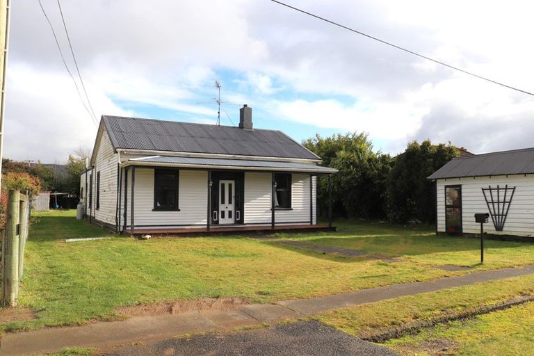 Photo of property in 39 Eton Street, Otautau, 9610