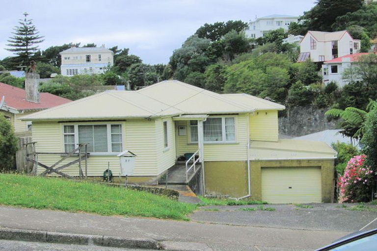 Photo of property in 37 Moffitt Street, Vogeltown, Wellington, 6021