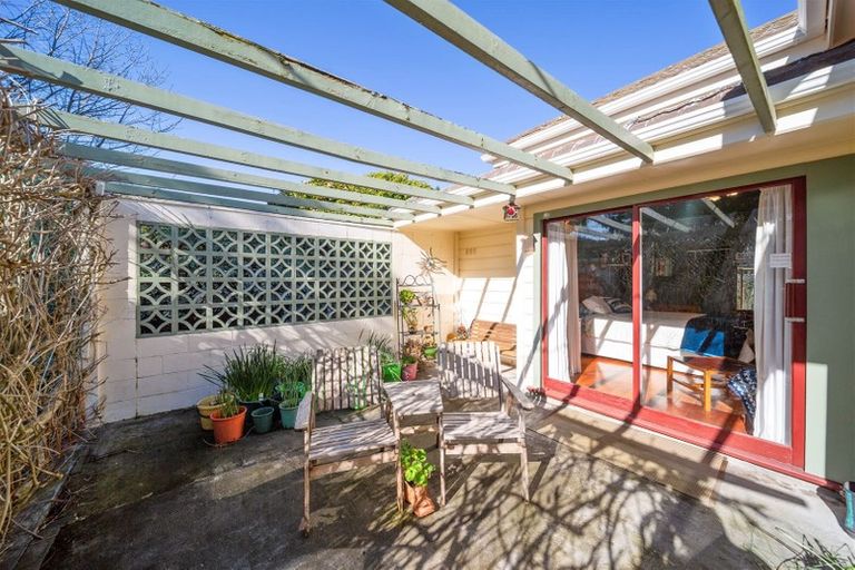 Photo of property in 237 South Road, Hawera, 4610
