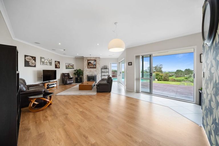 Photo of property in 91 Kaipara Road, Papakura, 2582