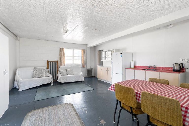 Photo of property in 233 Oakura Road, Oakura, Hikurangi, 0184