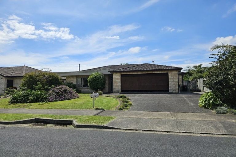 Photo of property in 15 Oreti Crescent, Papamoa Beach, Papamoa, 3118