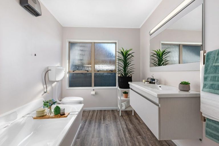 Photo of property in 35 Bosun Terrace, Whitby, Porirua, 5024