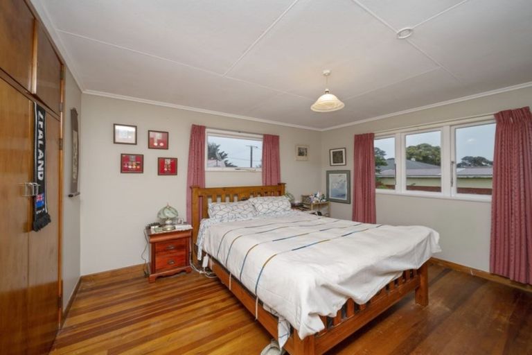 Photo of property in 1 Aytoun Street, Opunake, 4616