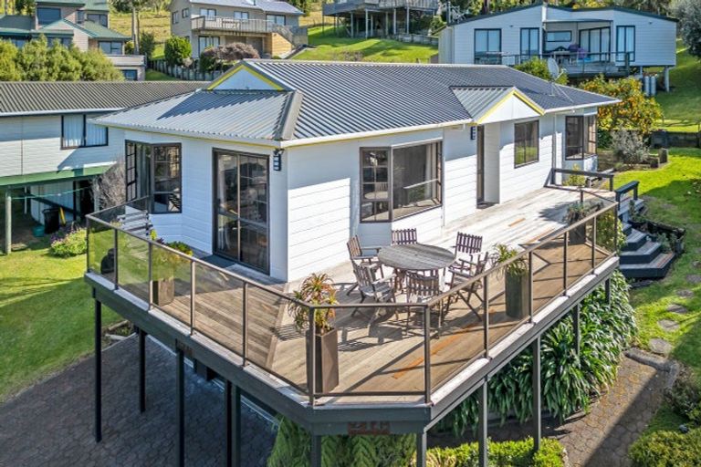 Photo of property in 216 Russell Bruce Place, Onemana, Whangamata, 3691