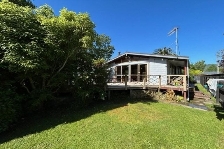 Photo of property in 194 Te Moana Road, Waikanae, 5036