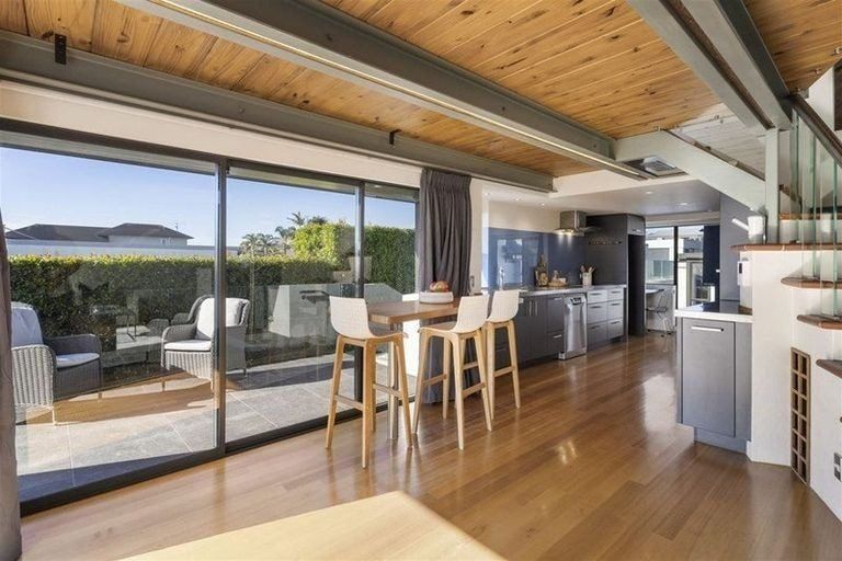 Photo of property in 40 Takutai Avenue, Bucklands Beach, Auckland, 2012