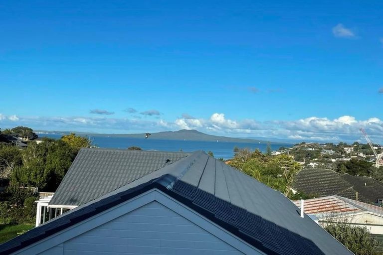 Photo of property in 1/5 Folkestone Street, Murrays Bay, Auckland, 0630
