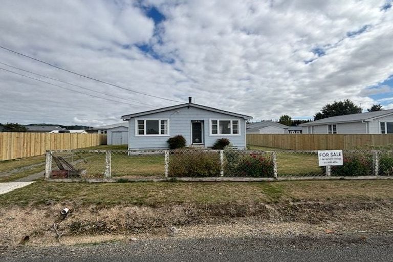 Photo of property in 7 Lawrence Street, Otane, 4202