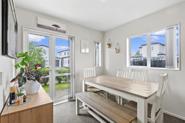 Photo of property in 8 Divide Loop, Takanini, 2112