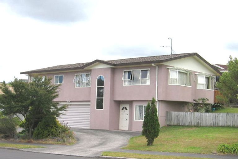 Photo of property in 102 West Harbour Drive, West Harbour, Auckland, 0618