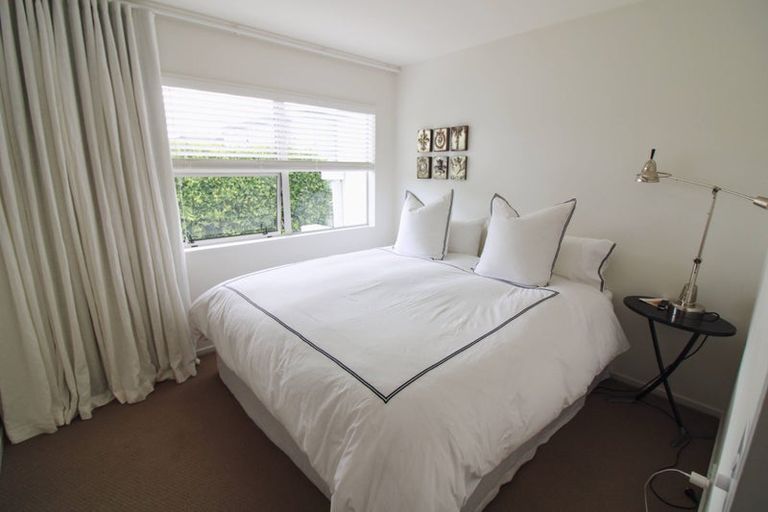 Photo of property in 1/2 Holiday Road, Milford, Auckland, 0620