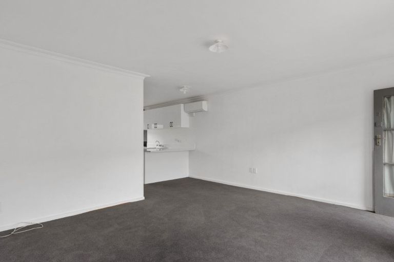 Photo of property in 2/504 Queen Street East, Hastings, 4122