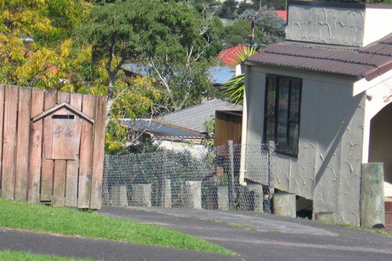 Photo of property in 46 Savoy Road, Glen Eden, Auckland, 0602