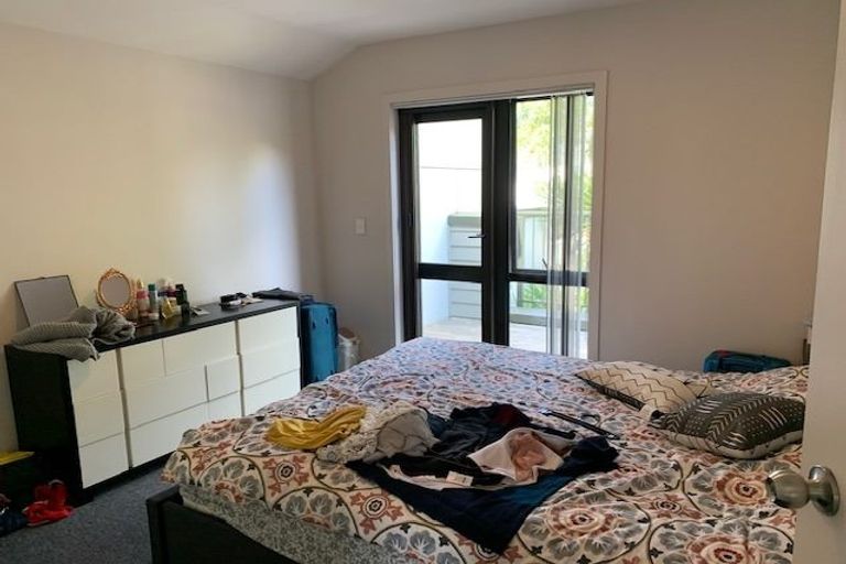 Photo of property in 1/25 Fields Parade, Oteha, Auckland, 0632