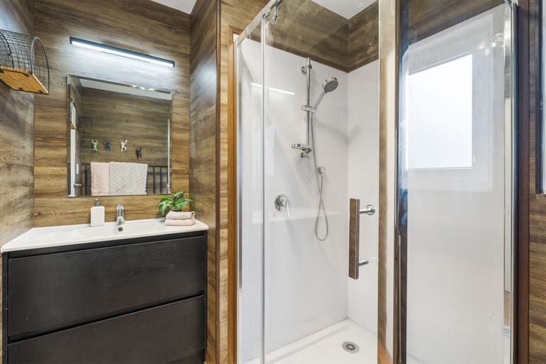 Photo of property in 38 Paramu Avenue, Birkdale, Auckland, 0626