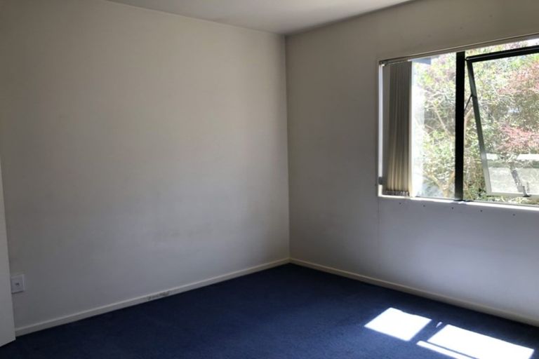 Photo of property in 11/3 Orwell Road, Greenhithe, Auckland, 0632