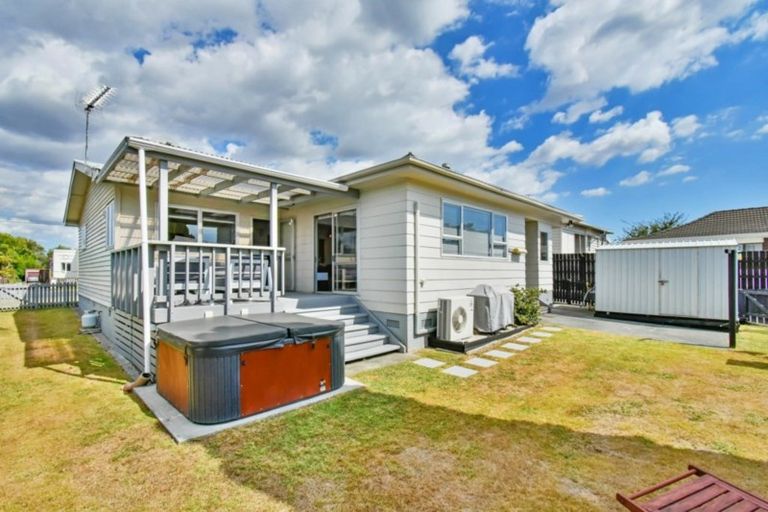 Photo of property in 16 Alexander Street, Papakura, 2110