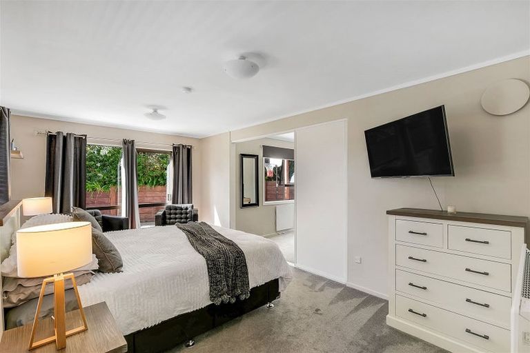 Photo of property in 5 Solway Place, Papakowhai, Porirua, 5024