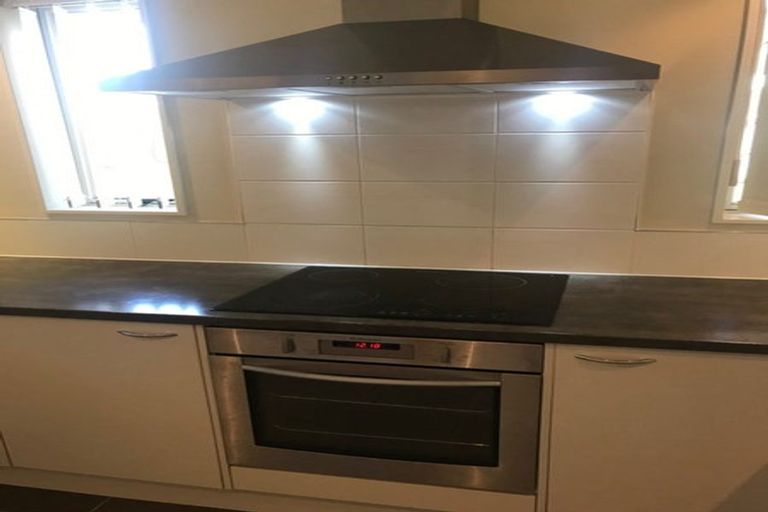 Photo of property in 28a Rosier Road, Glen Eden, Auckland, 0602