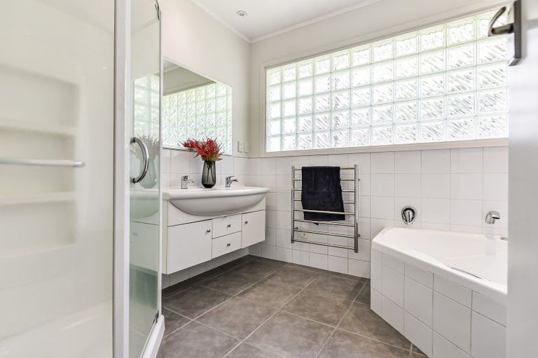 Photo of property in 27 Hinton Avenue, Forest Lake, Hamilton, 3200